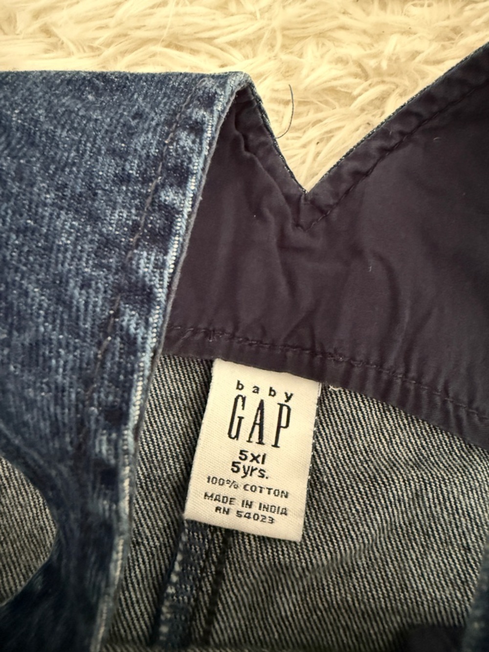 Baby GAP Denim Jumper Dress Girls Size 5 Blue Embroidered Pockets - Picture 3 of 3